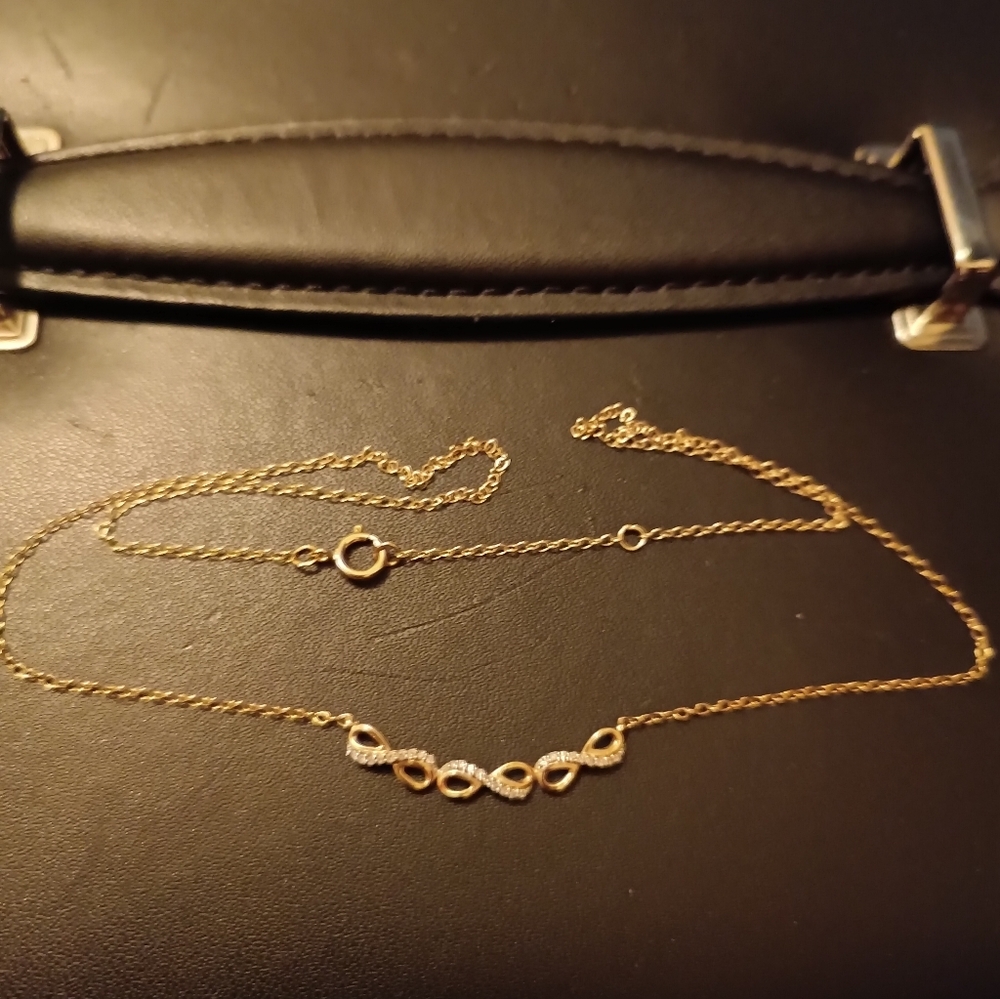 10 k diamond necklace